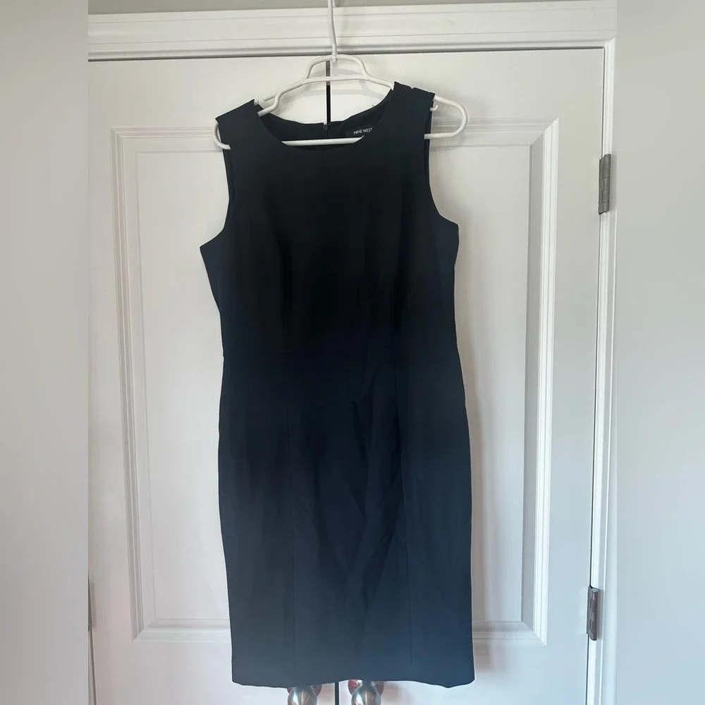 Nine West Little Black Shift Dress Size 8 | Sleeveless Sheath Work Business EUC - Picture 5 of 7